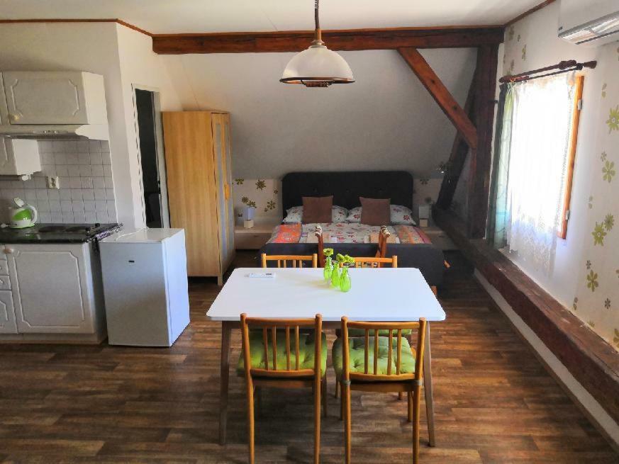 Abc Apartments Černá v Pošumaví Exteriör bild